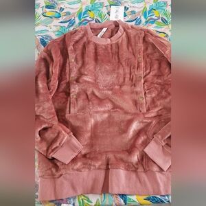 Latched Mama Rose Fleece Top